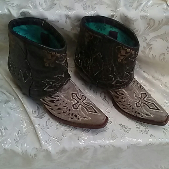 Corral Shoes - CORRAL Handcrafted Boots sz 9